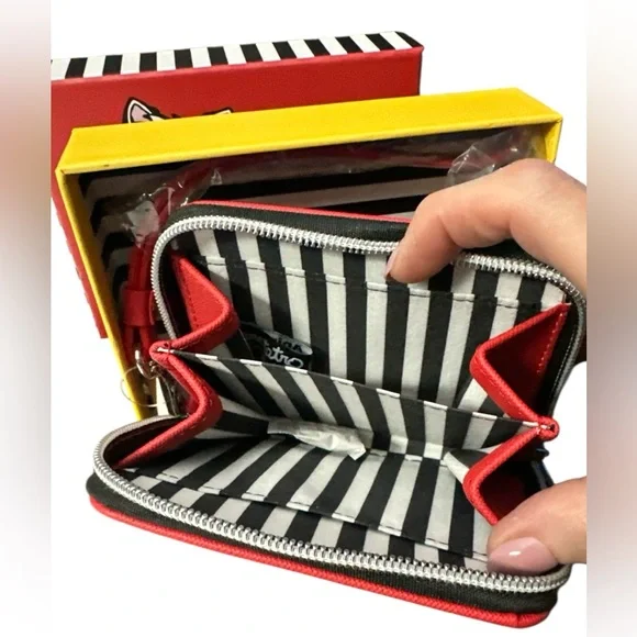 Marc Tetro West Highland White Terrier Red Wallet
NWT in Box - Picture 3 of 4